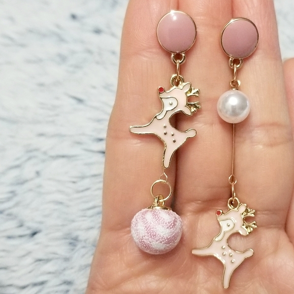 💎NEW💎PINK RED NOSE REINDEER DROP EARRINGS - Picture 2 of 8